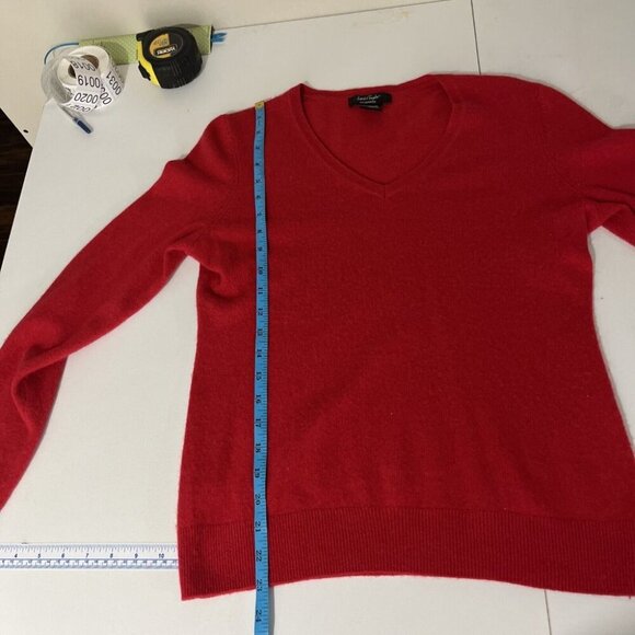 Lord & Taylor Cashmere Red V-Neck Sweater Women's Size M - Picture 7 of 8